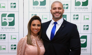 Moraes bloqueia redes sociais e conta bancária da esposa de Daniel Silveira