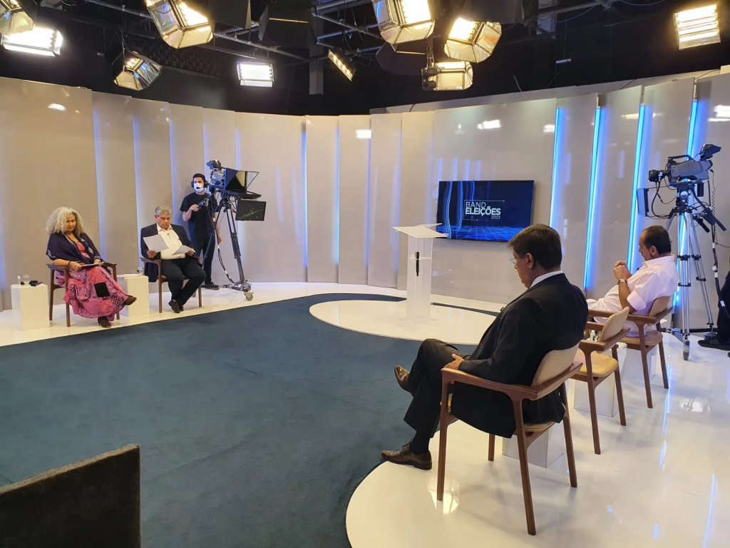 Ausente de debate em Minas, Zema vira alvo de bolsonarista e ex-prefeito de BH