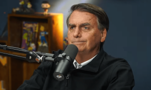 Após atos terroristas, Bolsonaro compartilha vídeo que questiona a vitória de Lula