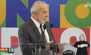 Campanha de Lula pede ao TSE que multe Bolsonaro por publicações que associam o petista ao PCC