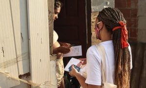 Como os estereótipos atribuídos às mulheres das favelas impulsionam o vazio de políticas públicas
