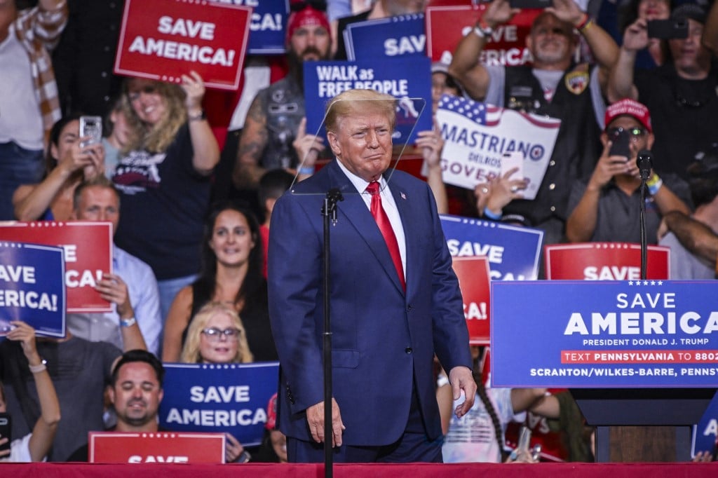 Trump chama Biden de ‘inimigo do Estado’ durante comício na Pensilvânia