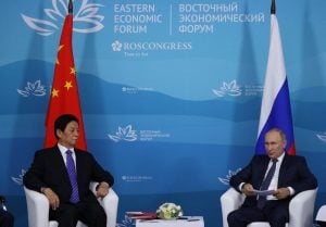 China diz que deseja construir com a Rússia uma ordem mundial “mais justa”