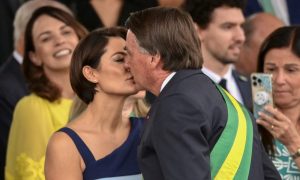 Imbrochável e comparação entre esposas: As declarações machistas de Bolsonaro no 7 de Setembro