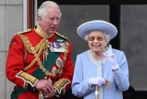 Charles será proclamado rei oficialmente no sábado, anuncia Palácio de Buckingham