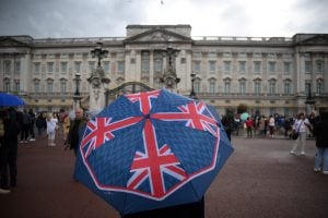 Veja capas de jornais britânicos desta sexta sobre a morte da Rainha Elizabeth II