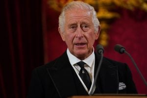 Charles III é oficialmente proclamado novo rei do Reino Unido