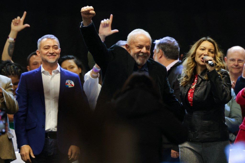 Lulinha paz e amor vai quebrar os sigilos de 100 anos de Bolsonaro, diz Lula