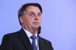 Após ir para segundo turno, Bolsonaro comemora resultado das eleições na madrugada: ‘Esta é a maior vitória dos patriotas na história do Brasil’