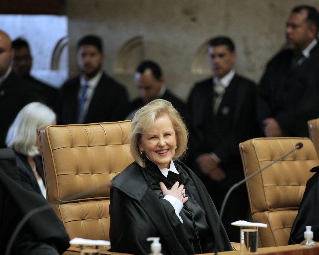 Rosa Weber assume o STF, defende o Estado de Direito e cita 'tempos perturbadores'