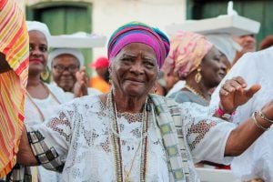 Setembro é mês de celebrar Dona Dalva, a rainha do samba de roda