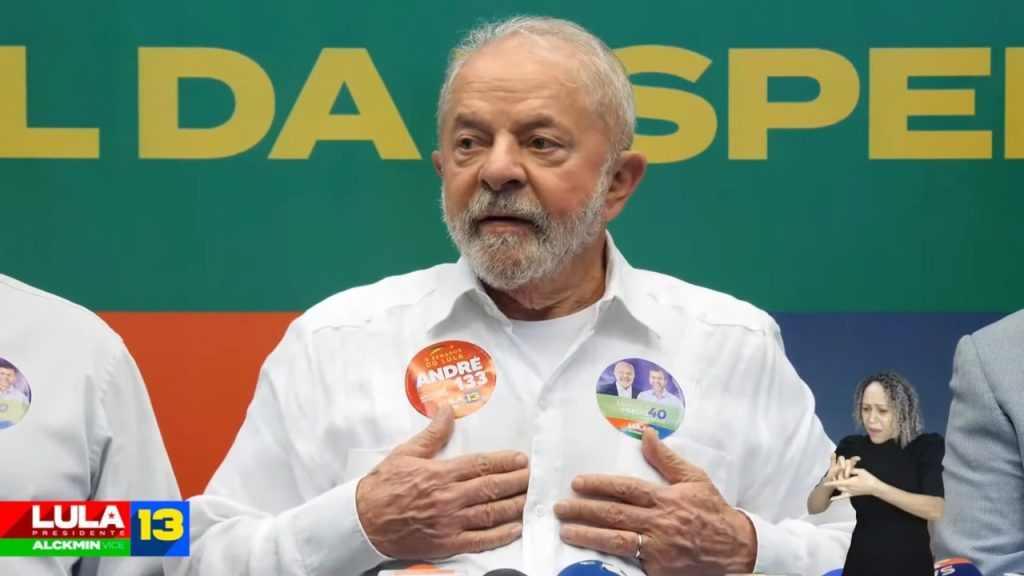 Lula promete ampliar diálogo com adversários no 2º turno: 'O Lulinha paz e amor está pronto'