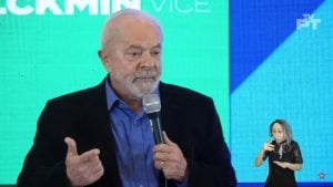 O narcotráfico e o crime organizado é que estão comprando armas, diz Lula sobre política de Bolsonaro