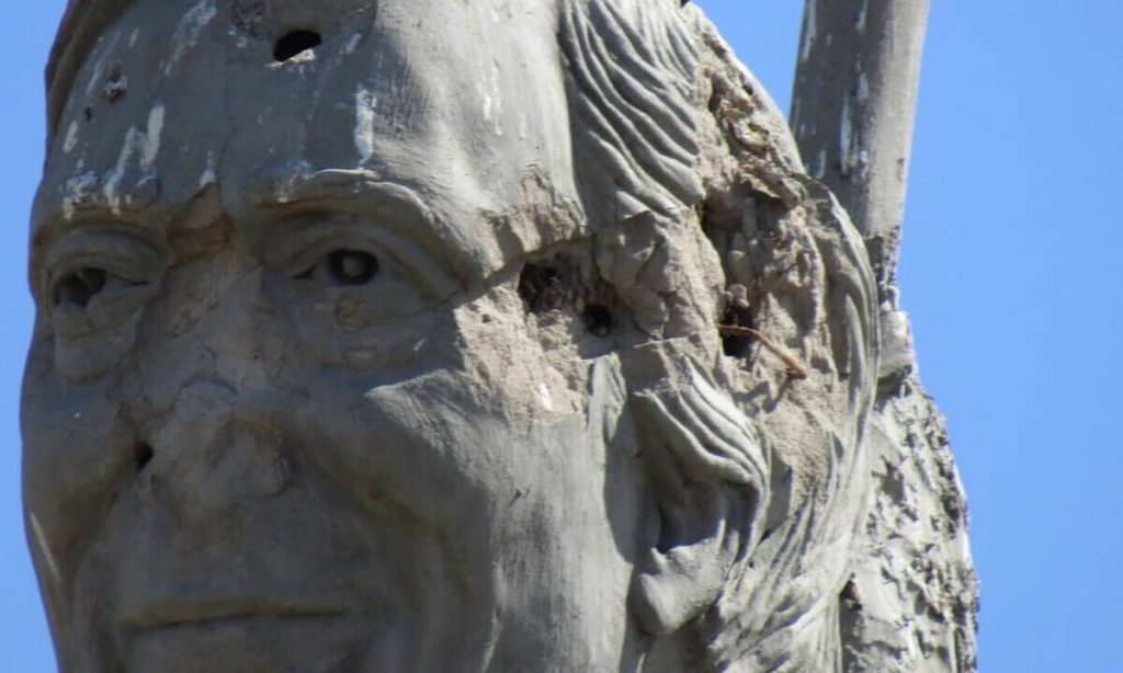 Presidente da Argentina denuncia atentado a monumento que homenageia Néstor Kirchner
