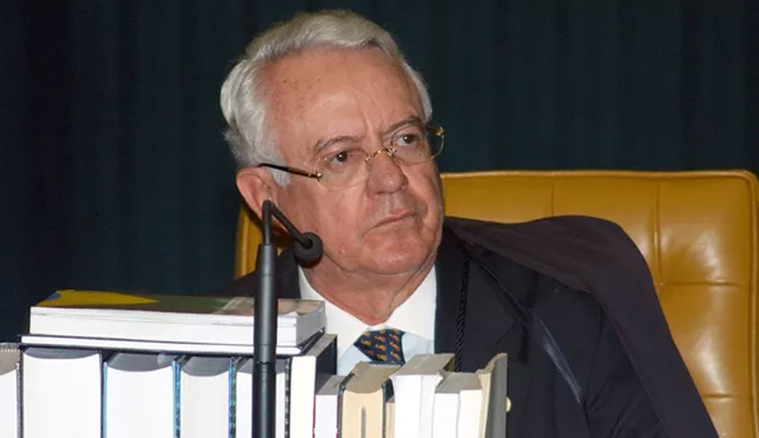 Carlos Velloso, ex-ministro do STF, declara voto em Lula; leia a nota