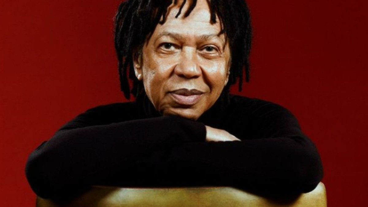 Djavan preserva estilo em novo disco e usa a natureza para se posicionar