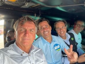 Bolsonaro faz motociatas pelo Agreste pernambucano e visita 