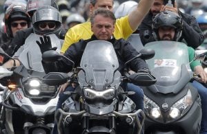 Bolsonaro sem capacete: possível omissão da PRF em motociatas entra na mira do MPF