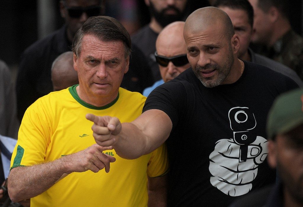 Vídeo: Bolsonaro foge de pergunta sobre reconhecer o resultado da eleição