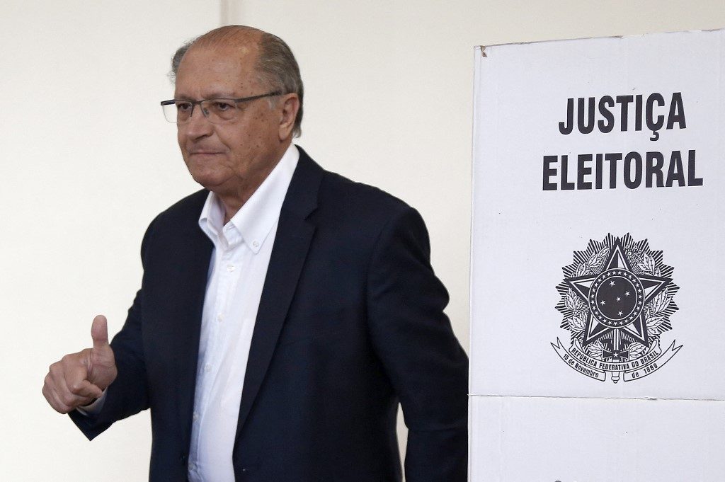 ‘Queremos um governo solidário e democrático e um país sem violência’, diz Alckmin após votar