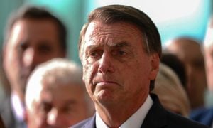 Bolsonaro recebe deputados no Palácio do Alvorada para pedir reforço na campanha