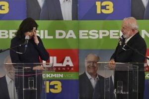 Lula sinaliza desejo de contar com Tebet no governo: 'Precisamos de você'