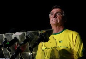 Bolsonaro põe popularidade à prova em ato contra suspeitas golpistas