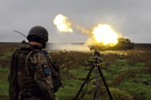 Rússia anuncia novos bombardeios na Ucrânia antes da reunião de emergência do G7
