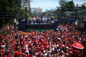 Evangélicos não devem permitir que pastores mintam, diz Lula em ato no Rio