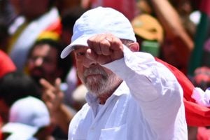 'Vamos restabelecer a harmonia na sociedade', diz Lula sobre derrotar Bolsonaro