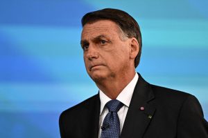 Citação de Bolsonaro a remédio abortista no debate faz buscas no Google dispararem