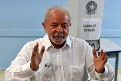 ‘O 30 de outubro mais importante da vida’, diz Lula ao votar em São Bernardo do Campo