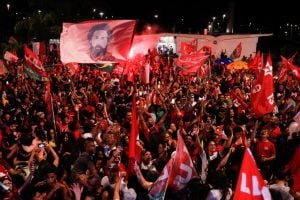 A vitória do bem sobre o mal, da luz sobre as trevas e do amor sobre o ódio veio a tempo