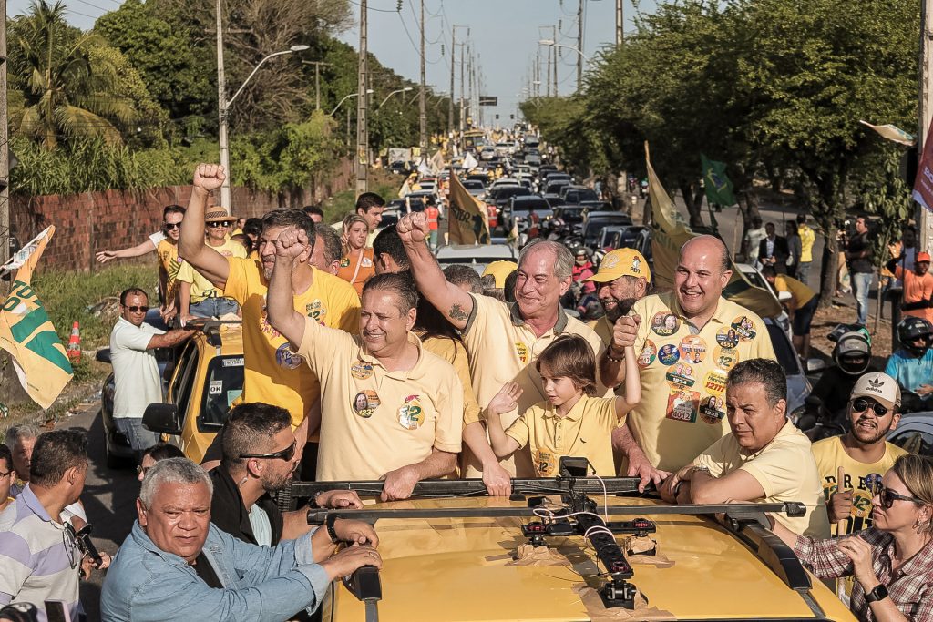 ‘Apoiar o PT, só na outra encarnação’, diz Ciro em carreata no Ceará