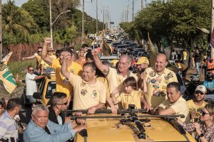 'Apoiar o PT, só na outra encarnação', diz Ciro em carreata no Ceará