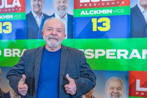 Lula tem 65% de chances de vencer Bolsonaro no 2º turno, projeta a Eurasia