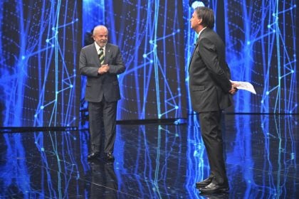 Lula usa broche sobre combate à exploração sexual infantil em debate na Band