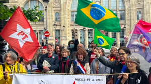 Lula vence em Paris com 77,5% dos votos, segundo resultados extraoficiais