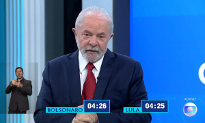 Lula ironiza Jovem Pan no debate: 'É aquele seu canal de televisão?'