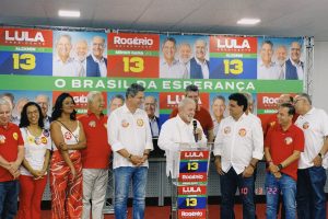 Lula promete renegociar as dívidas de 80 milhões de brasileiros: 'Temos que chamar os empresários e negociar'