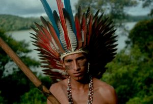 Em novo disco, rapper indígena segue na defesa contundente de seu povo