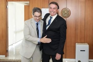 ‘Criminoso’: Bolsonaro tenta se dissociar de Jefferson após a prisão do aliado a uma semana do 2º turno