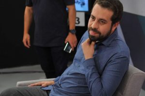 Boulos vai à Justiça para garantir transporte gratuito em São Paulo no 2º turno