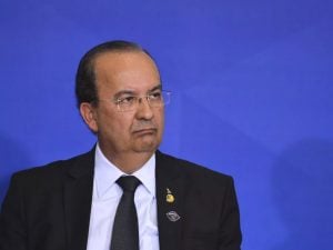 Jorginho Mello manda PM 'avaliar capacidade moral' de major travesti