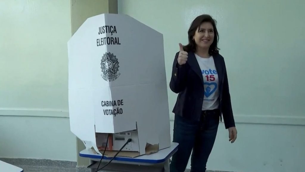 Tebet vota em MS e diz estar com ‘esperança de chegar ao 2º turno’