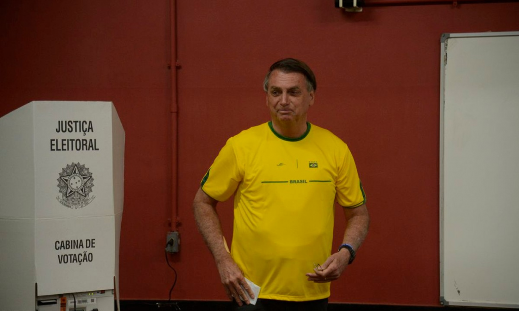 TSE dá três dias para PL de Bolsonaro explicar origens do financiamento de relatório que questiona urnas eletrônicas