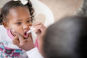 Ministério da Saúde anuncia substituição da vacina 'gotinha' por injetável a partir de 2024