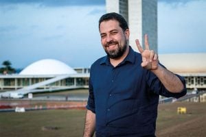 Boulos lidera disputa pela prefeitura de São Paulo, diz pesquisa Atlas
