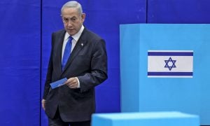 Boca de urna indica vitória de Netanyahu nas legislativas israelenses; maioria é dúvida