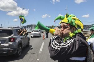 Bolsonaristas mantêm protesto em Brasília contra posse de Lula